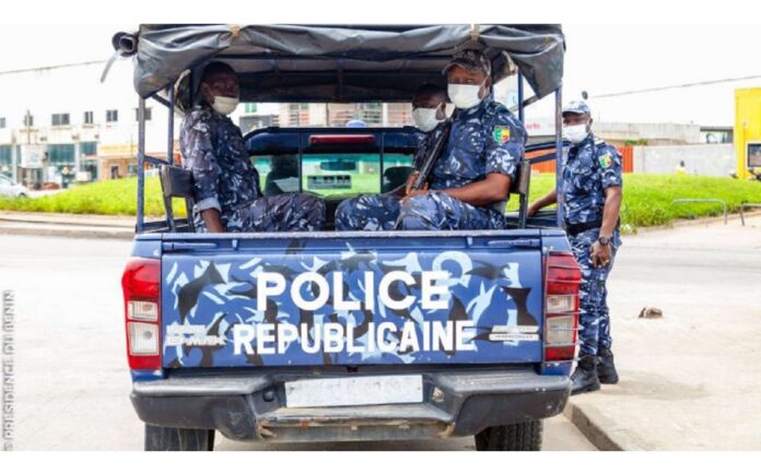 Bénin : 136 bouteilles de liqueurs frelatées saisies à Godomey, deux arrestations