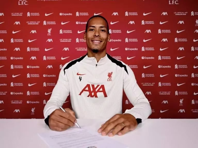 Liverpool : Virgil van Dijk prolonge jusqu’en 2027