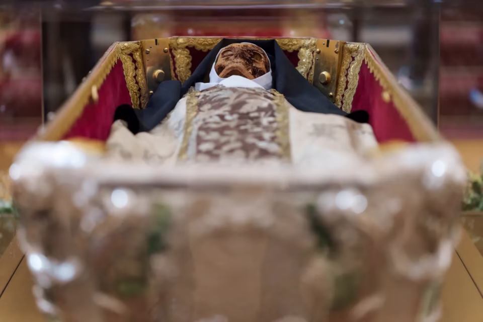 Espagne : le corps de Sainte Thérèse dévoilé 440 ans après sa mort