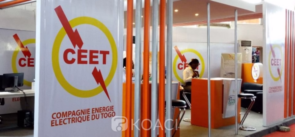 Lomé Actu, 30 Juillet 2025- Préparez vos bougies et vos chargeurs solaires : plusieurs zones de Lomé vont connaître des coupures d’électricité cette semaine. La Compagnie Énergie Électrique du Togo (CEET) a publié un calendrier d’interruptions temporaires dans la capitale et ses environs, en raison de travaux de raccordement et de mise en service de nouveaux équipements.