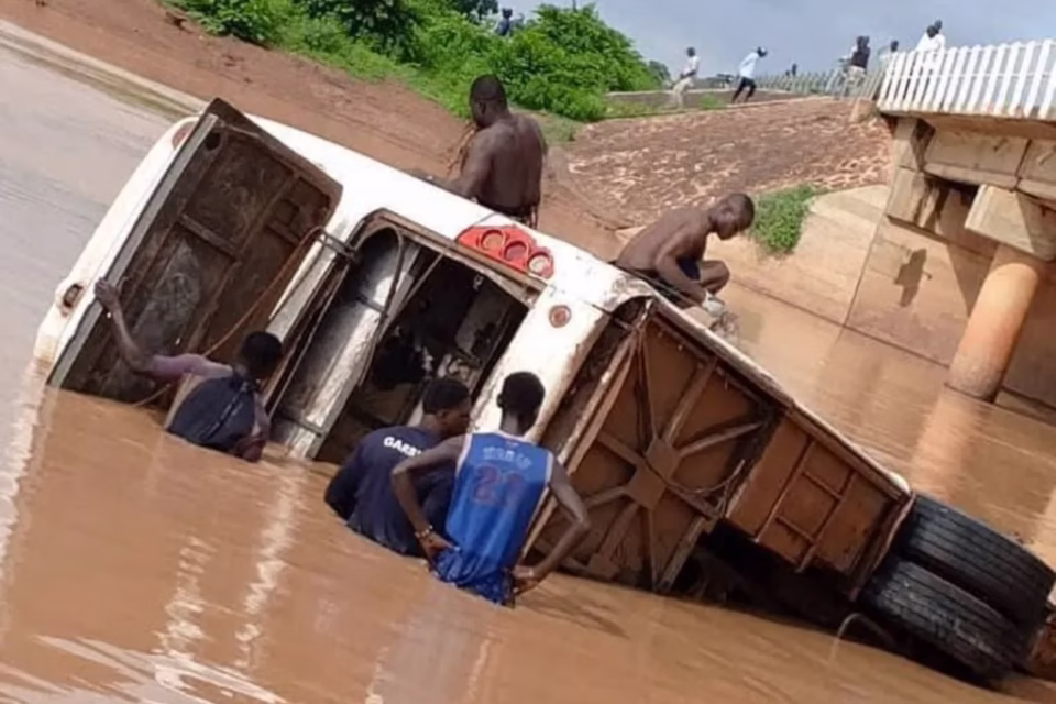 RN3 Burkina Faso : un car chute du pont de Nakambé, 2 morts et plusieurs blessés