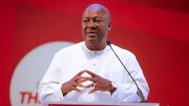 Ghana : Le président John Dramani Mahama gracie près de 1 000 prisonniers
