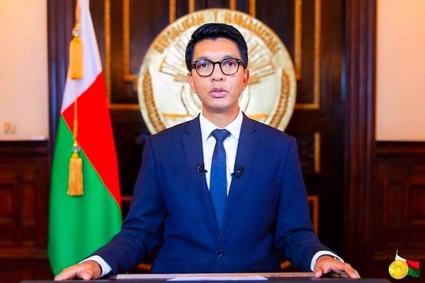 Urgent - Madagascar : Après 22 morts, le président Rajoelina dissout le gouvernement !