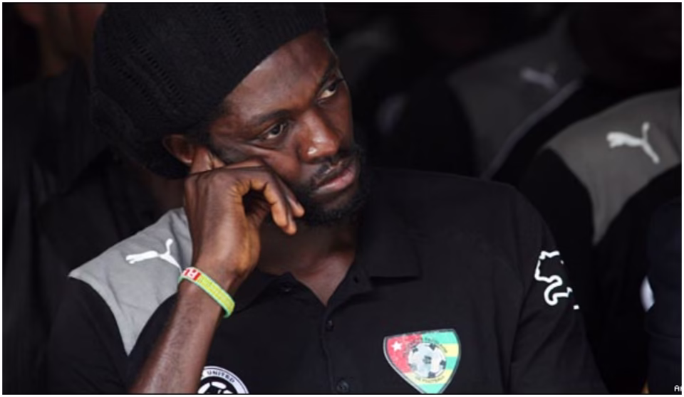“Un pilier de ma vie s’en est allé” , Emmanuel Adebayor pleure sa soeur Margaret