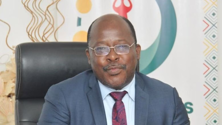 Université de Lomé : Le président Kossivi Hounakey, prolonge le délai des concours !