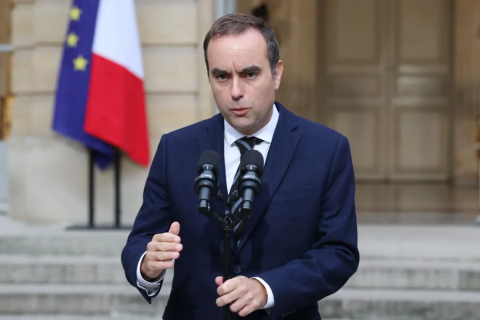 France : Le PM Lecornu dévoile son gouvernement... et c’est du copier-coller !