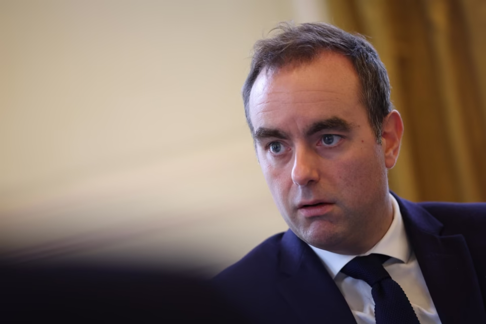 France : Sébastien Lecornu démissionne, Bardella exige la dissolution, Panot réclame la tête de Macron